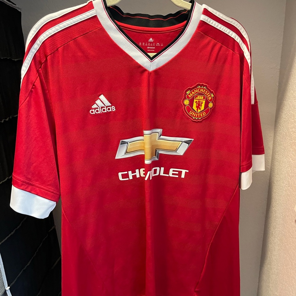 2015-2016 Manchester United kit